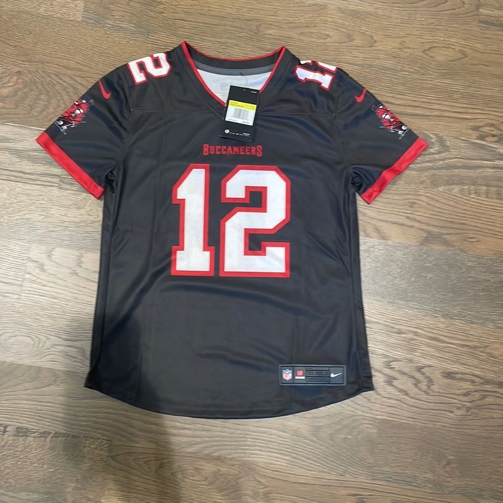 Tom Brady Women’s Small Grey Tampa Bay Buccaneers Jersey Brand New W Tags Nike